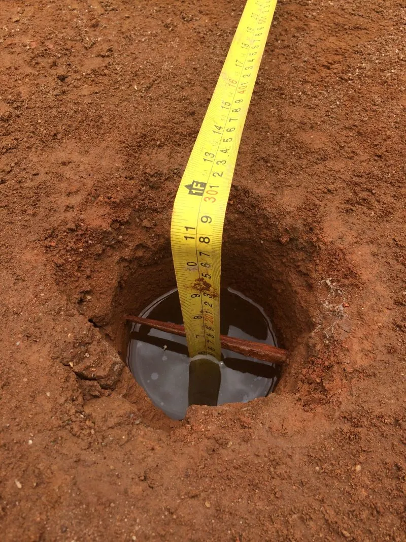 Ensaio de permeabilidade do solo in situ